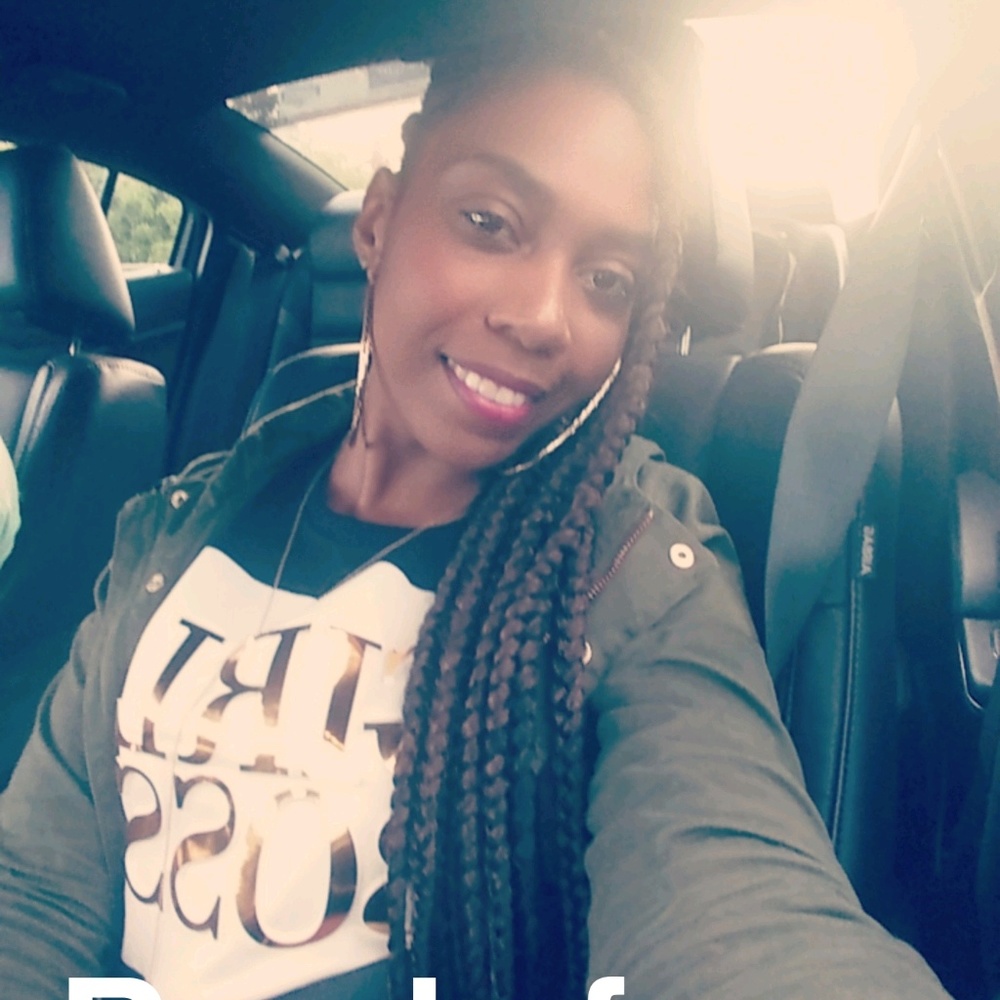 Meet your Posher, Dominique